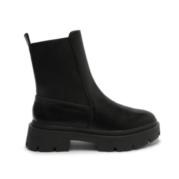 New Schutz Billie Casual Black Leather Lug Outsole Chelsea Boots size 6 - Picture 2 of 15